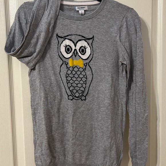 Adorable Grey, old navy sweater top.